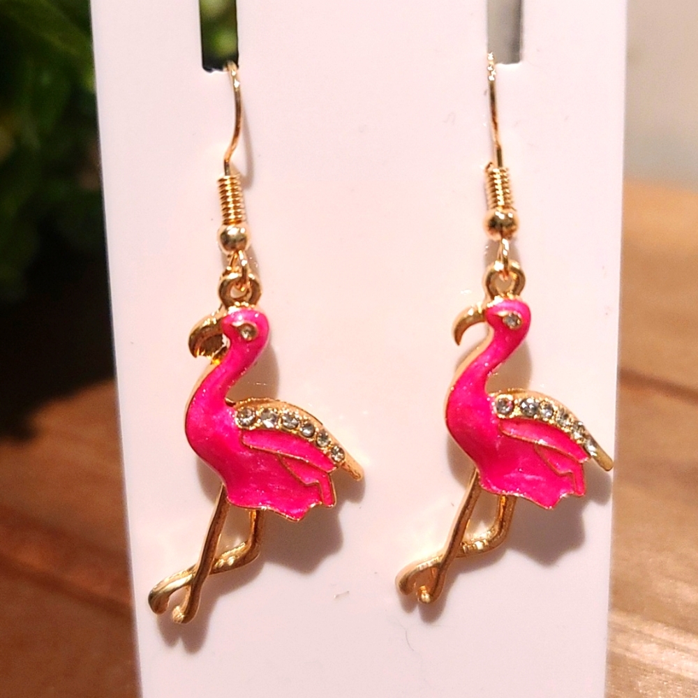 🎄Earrings dangle Flamingo pink and goldtone w Rhinestones NWT